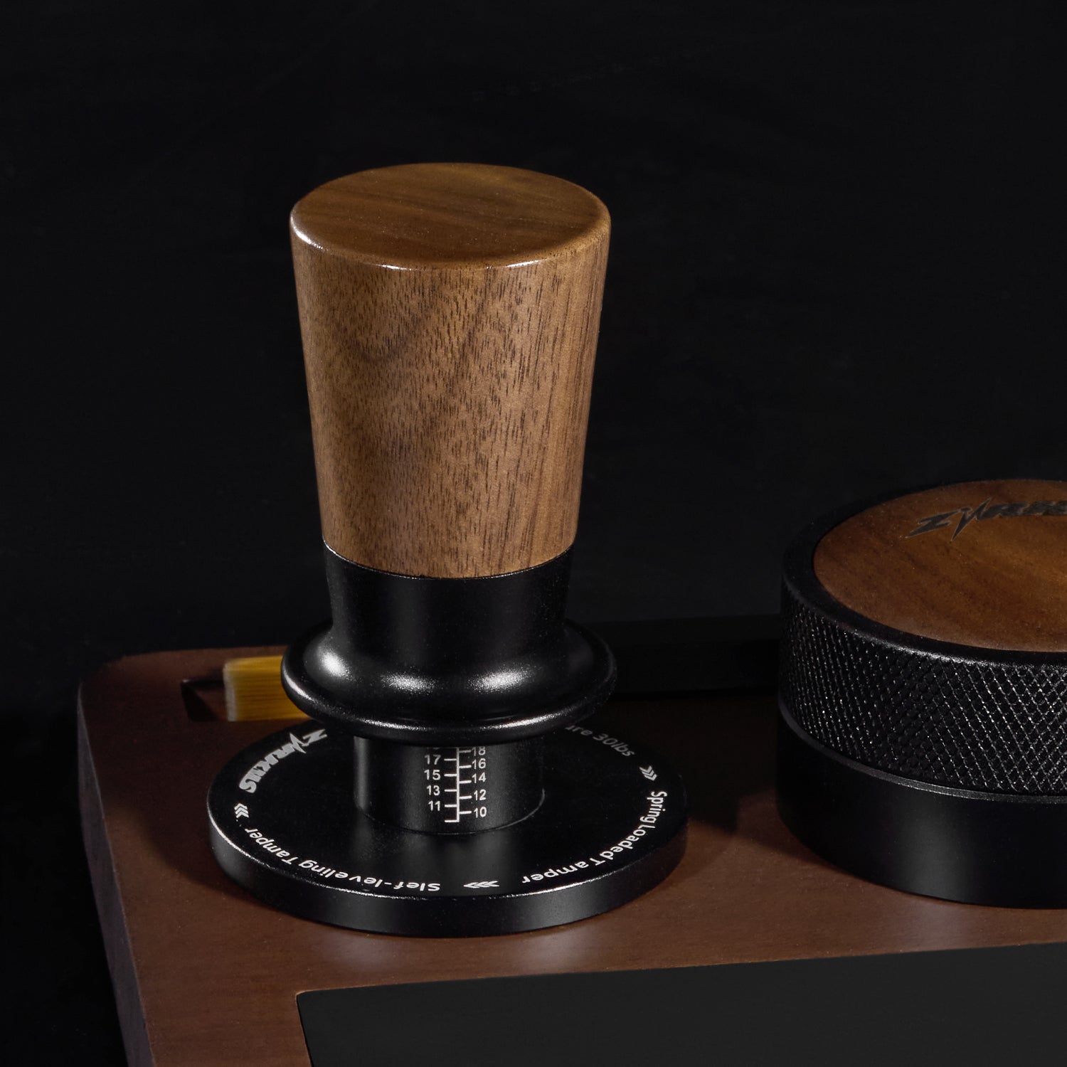 zirkus constant pressure self-leveling coffee tamper with walnut handle 3