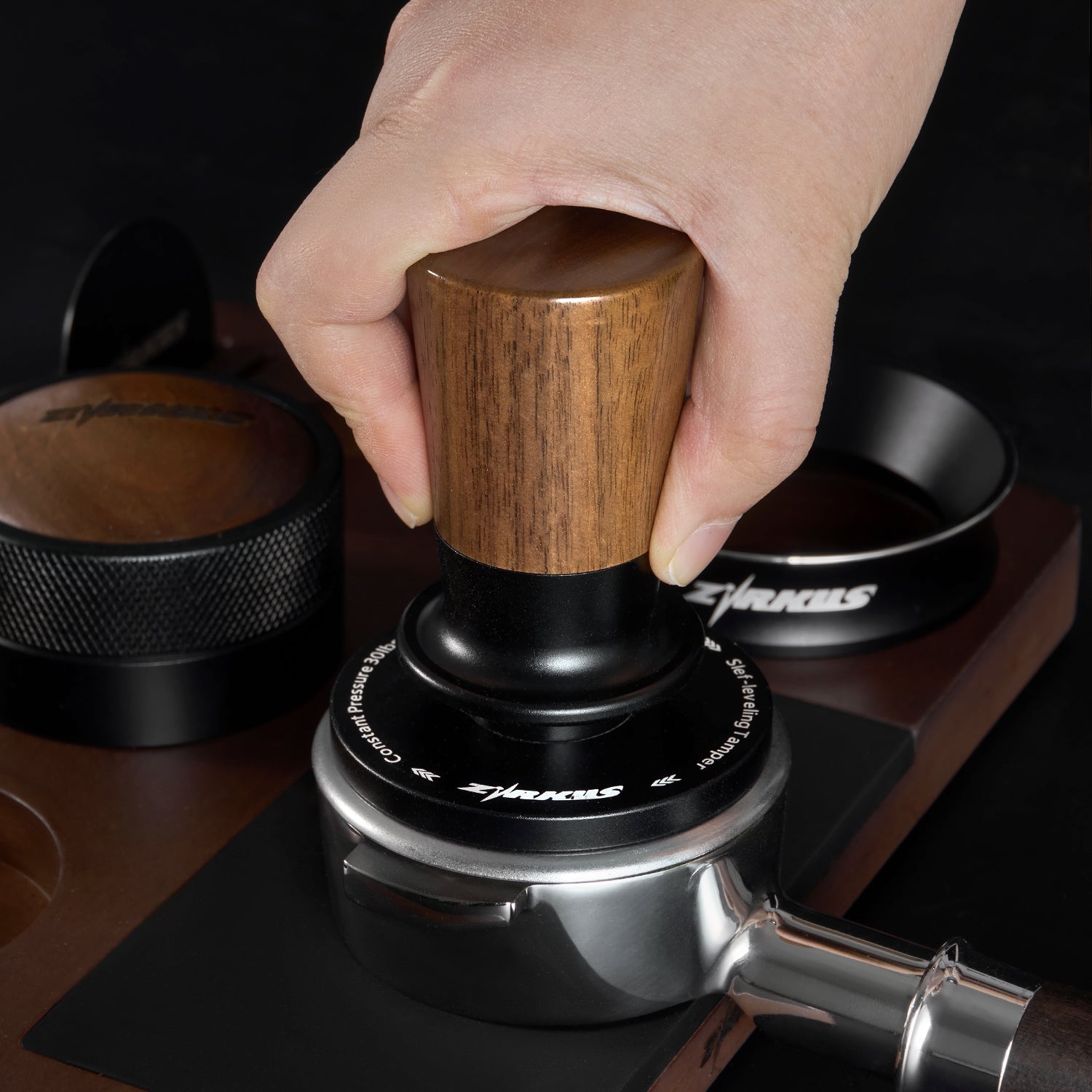 zirkus constant pressure self-leveling coffee tamper with walnut handle 4