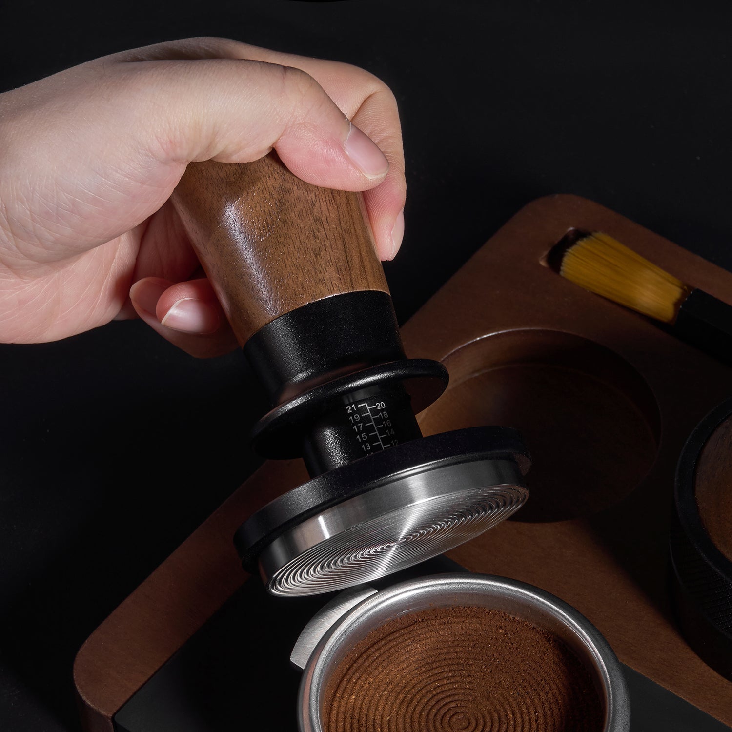 Zirkus Constant Pressure Self-leveling Coffee Tamper with Walnut Handl