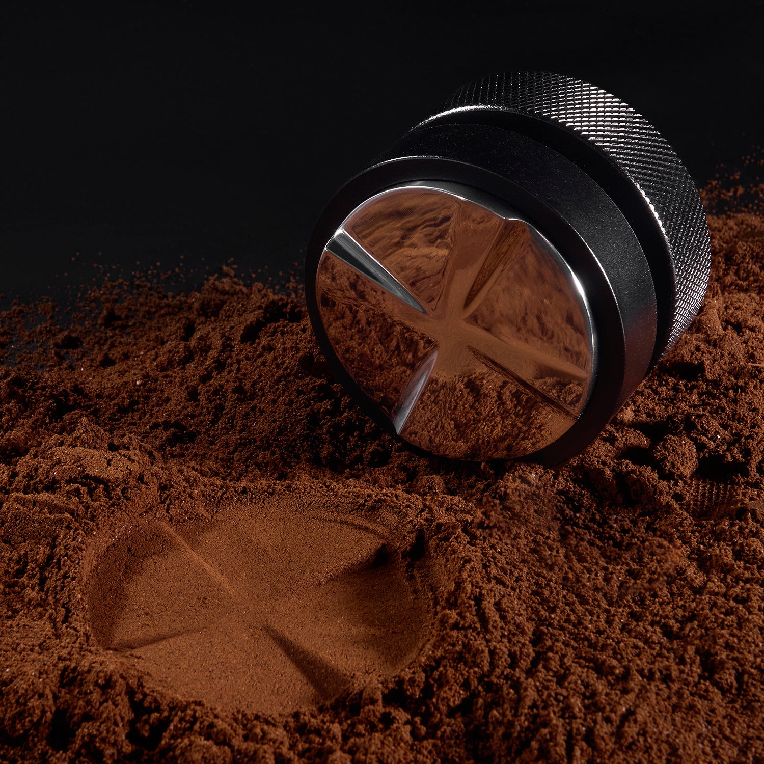 zirkus self-leveling palm coffee tamper & gravity coffee distributor 6