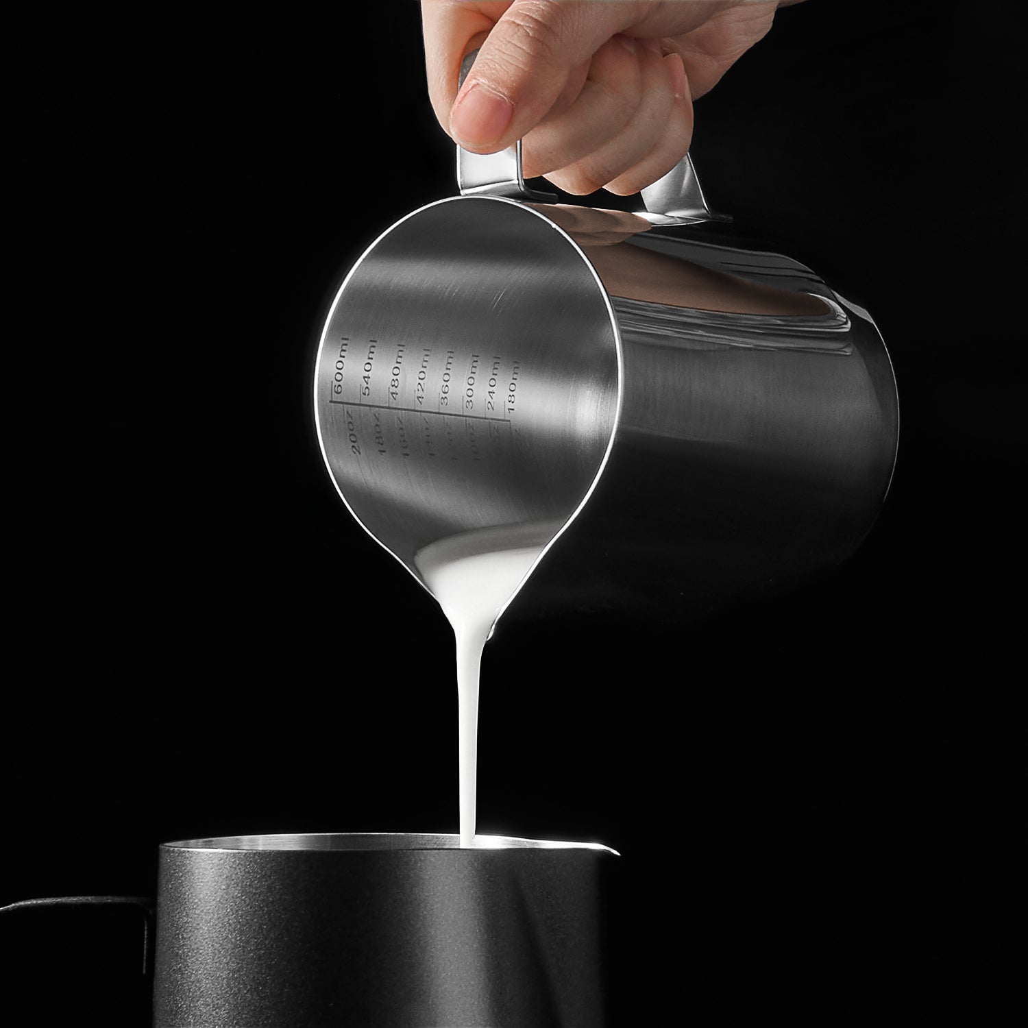 zirkus v1 milk frothing & latte art pitcher – 350 450 600ml 3